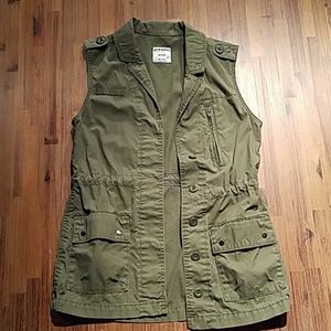 army green vest jacket